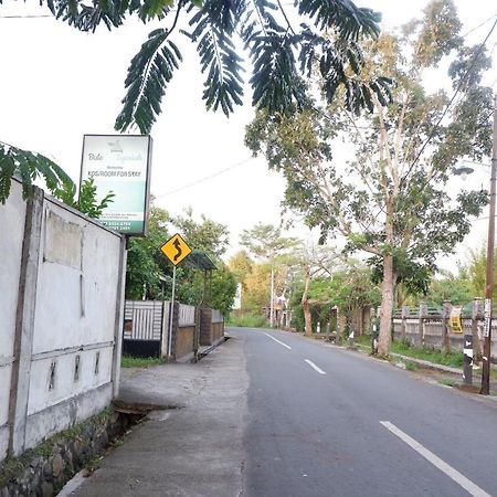 Appartamento Reddoorz At Bale Eja Syariah Senggigi Montongbuwoh Esterno foto