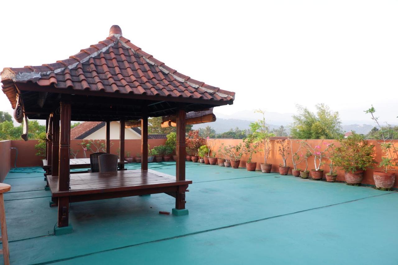 Appartamento Reddoorz At Bale Eja Syariah Senggigi Montongbuwoh Esterno foto