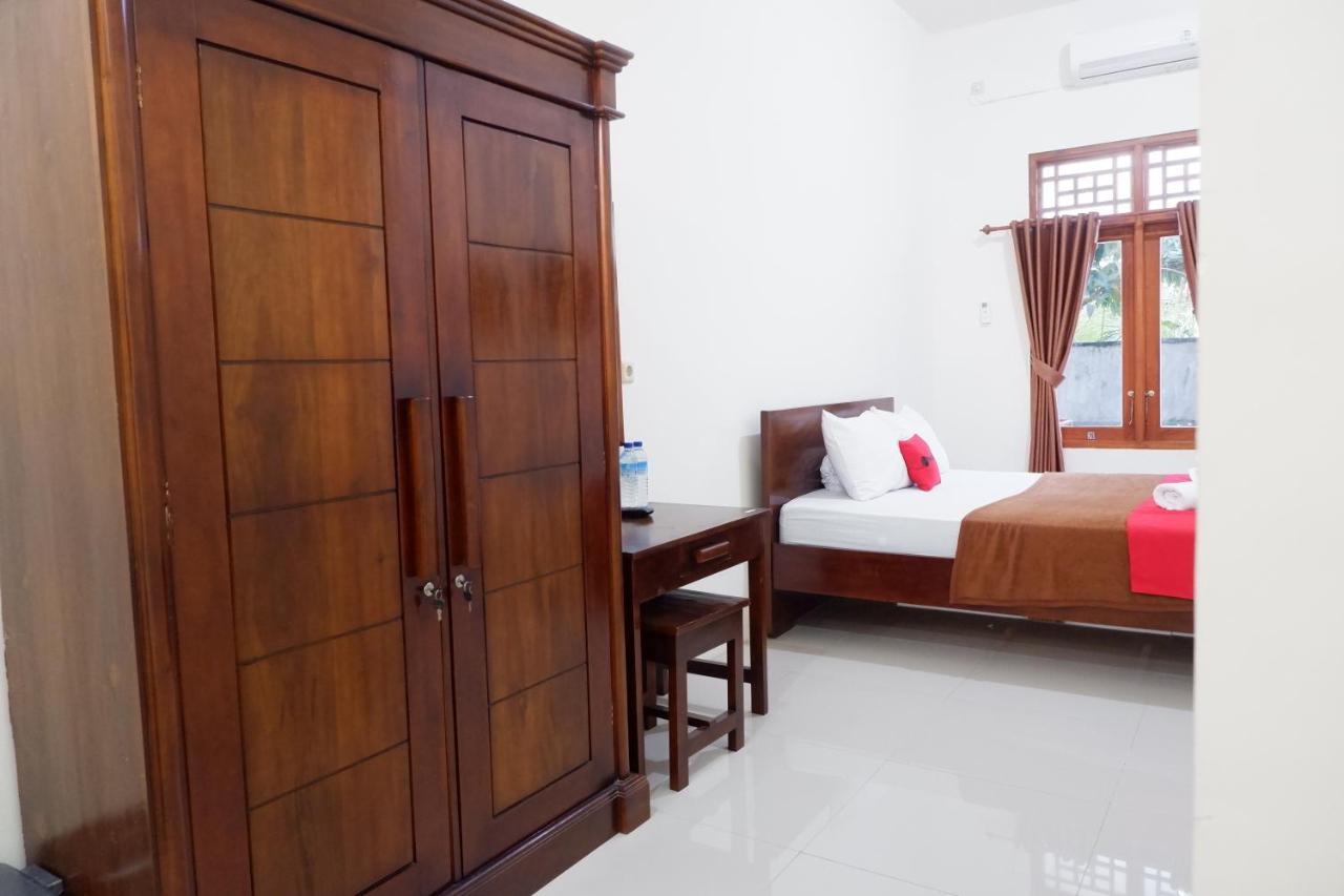 Appartamento Reddoorz At Bale Eja Syariah Senggigi Montongbuwoh Esterno foto